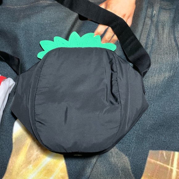 PINK by Victoria’s Secret Pineapple lunch tote - Picture 2 of 3